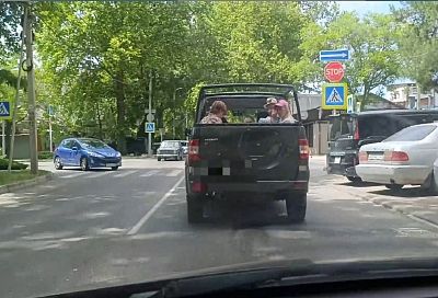 Полиция в Анапе наказала нелегального джипера
