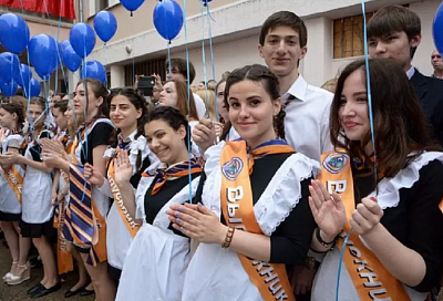 Глава Минпросвещения сообщил, как пройдут последние звонки и выпускные в школах России