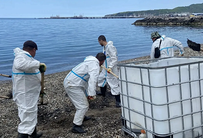 Более 27,7 тыс. кубометров загрязненного грунта и водомазутной смеси собрали в Туапсе