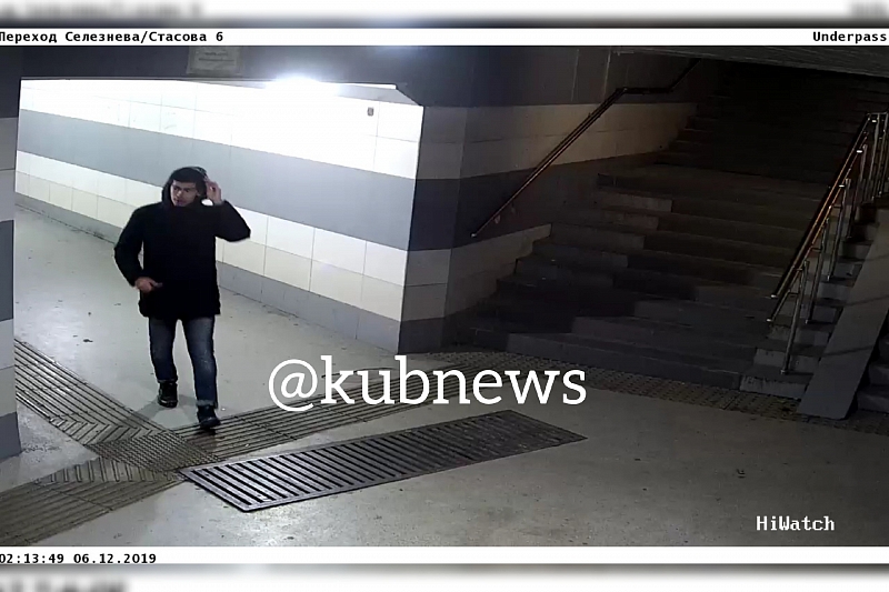 В Краснодаре вандал изуродовал подземный переход на перекрестке ул. Селезнева и Стасова