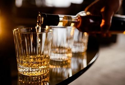 Россия может повысить пошлины на ввоз алкоголя из недружественных стран