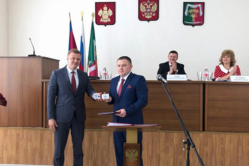 Глава Новопокровского района Александр Свитенко официально вступил в должность
