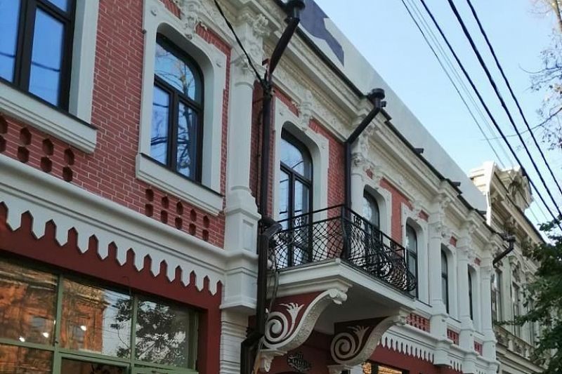 Фасад памятника архитектуры конца ХIХ – начала ХХ веков отреставрировали в Краснодаре