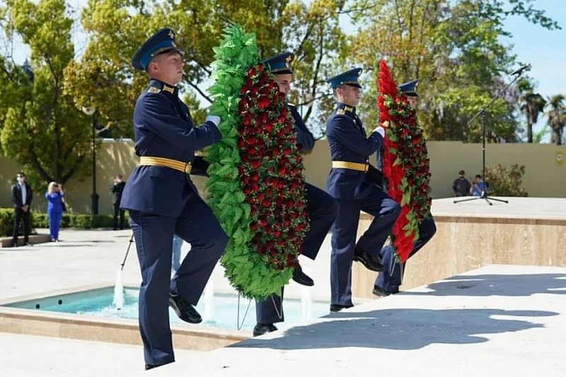 Мемориал военным врачам «Подвиг во имя жизни» открыли в Сочи после реконструкции