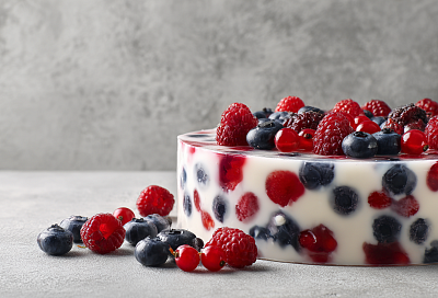 Ягодный торт без выпечки – нежный, готовится за 20 минут. Справится даже ребенок!