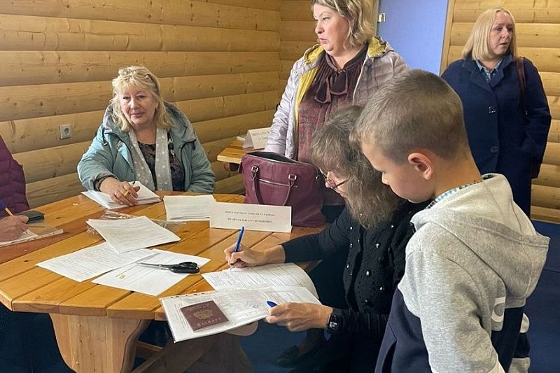 В школы Темрюкского района пойдут в ноябре 53 ребенка из Херсонской и Запорожской областей 