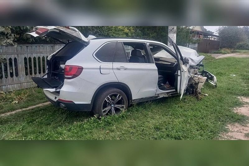 Выехал на встречку: на Кубани два человека пострадали в ДТП с BMW и Volkswagen