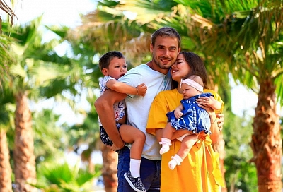Биатлонист Антон Шипулин и его семья заразились коронавирусом в Сочи