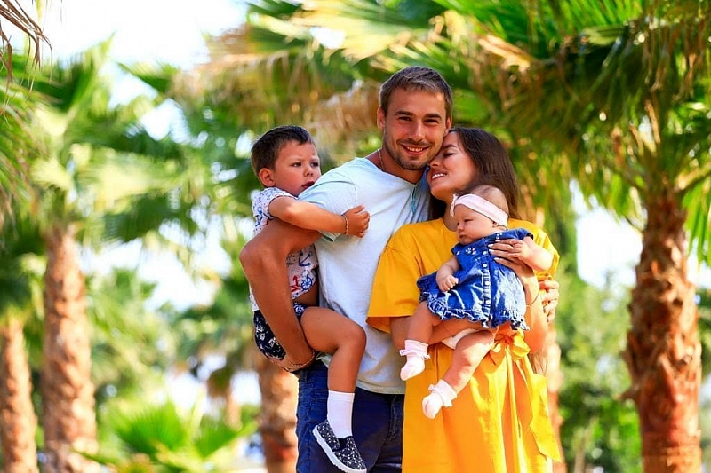 Биатлонист Антон Шипулин и его семья заразились коронавирусом в Сочи