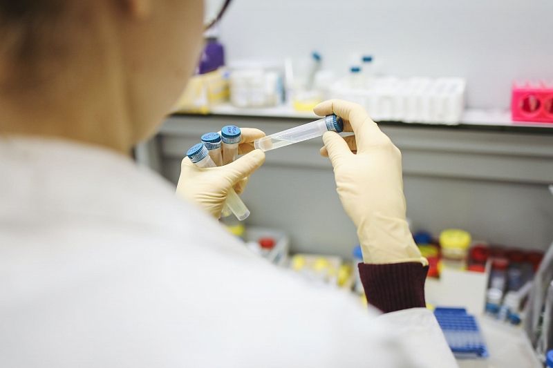 Из-за «омикрона» в России хотят изменить рекомендации по лечению коронавируса