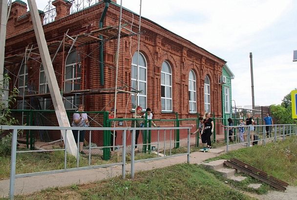 Волонтеры привели в порядок объект культурного наследия в Северском районе