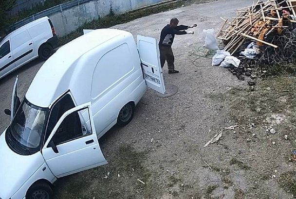 Двух «серых мусорщиков» поймали и оштрафовали в Краснодаре
