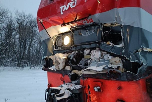 Уголовное дело возбуждено после столкновение пассажирского поезда Адлер-Пермь с локомотивом в Ульяновской области