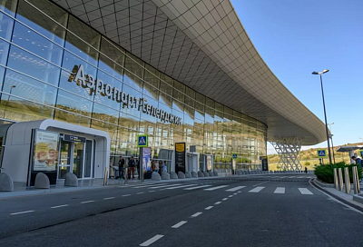 Временные ограничения на прием и выпуск самолетов ввели в аэропортах Геленджика и Краснодара