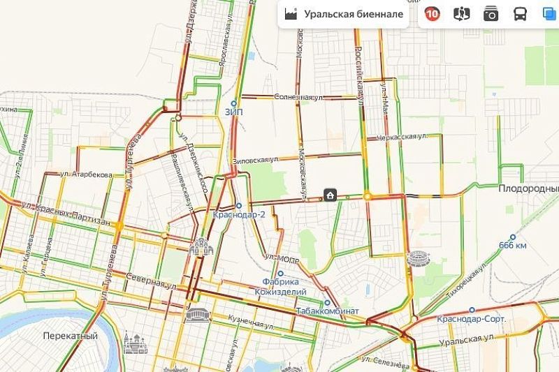 Город стоит: на дорогах Краснодара образовались 10-балльные пробки