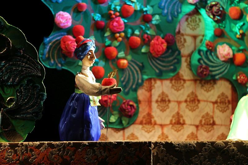 Новый театр кукол поставил «Волшебную лампу Аладдина».