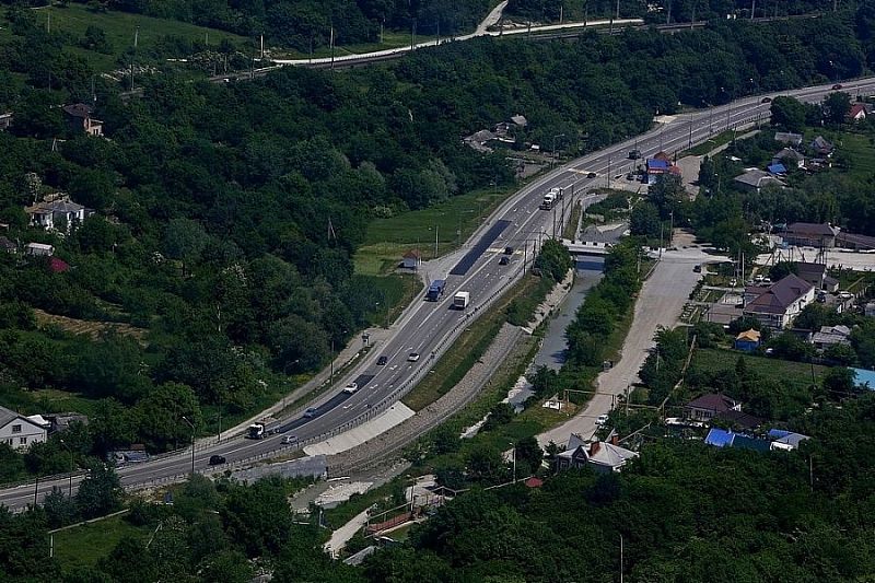 Почти 4 тысячи километров краевых дорог построили и отремонтировали на Кубани с 2015 года