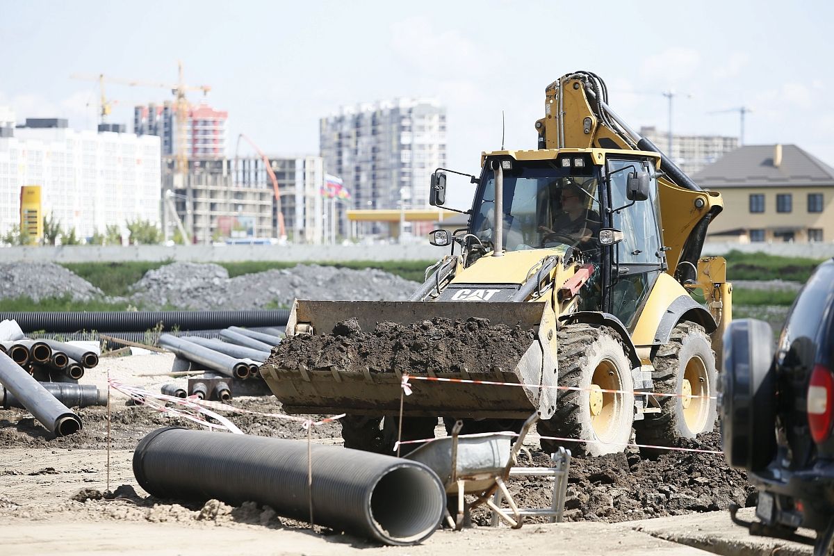 В Краснодаре вице-губернатор Анна Минькова посетила строящиеся детские сады и школы