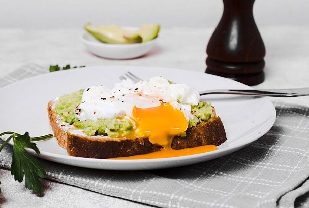 Вкусный и полезный завтрак: стоит ли каждое утро начинать с какого-либо блюда из яиц