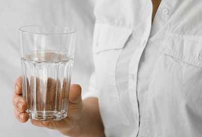 Какая вода нужна именно вам: врач рассказала, как её правильно выбирать, и сколько пить