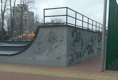 Глава Краснодара поручил усилить работу ЕДДС после фактов вандализма в Вишняковском сквере 