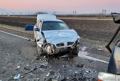 Три человека пострадали в жестком лобовом ДТП в Краснодарском крае