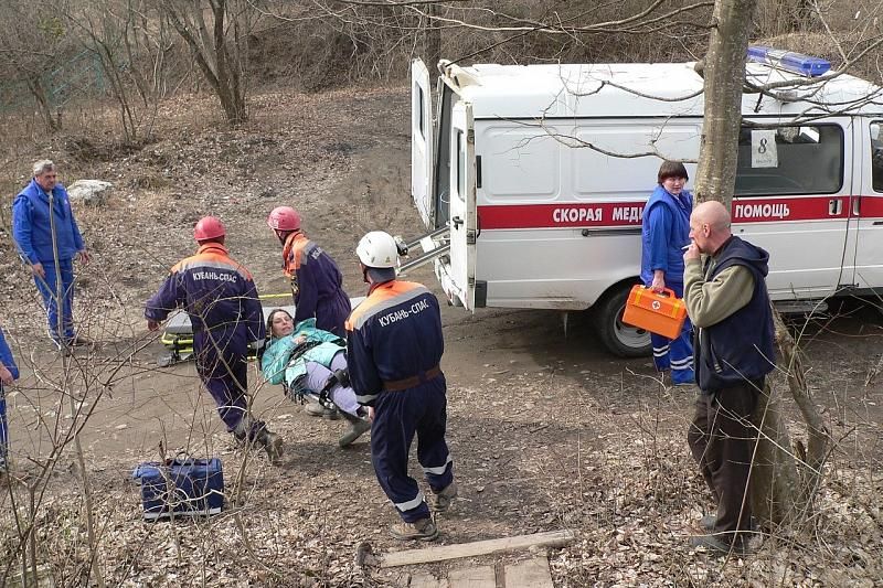 Ростовчанка сломала ногу в горах Краснодарского края во время йога-тура