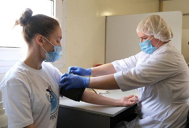 Жителей Курганинского района обследуют врачи краевой клинической больницы №1