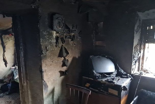 В Краснодарском крае пожилая женщина погибла при пожаре в собственном доме