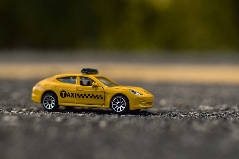 Новый проект закона о такси одобрили Минтранс и общественники