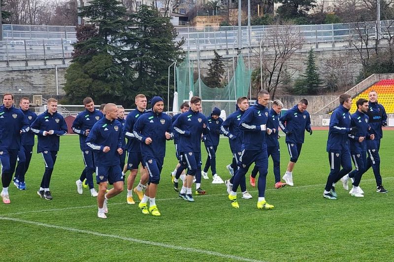 Сборная России по футболу провела восстановительную тренировку в Сочи
