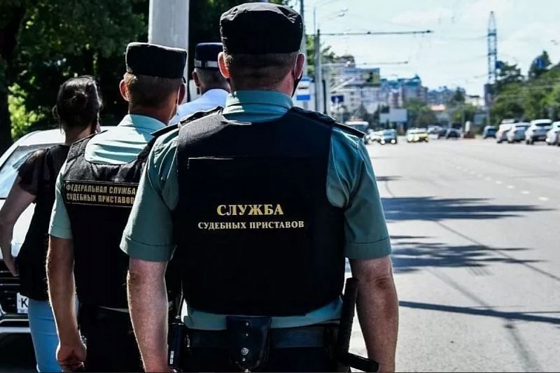 Житель Краснодарского края вернул знакомому долг в 900 тыс. рублей после ареста его дома