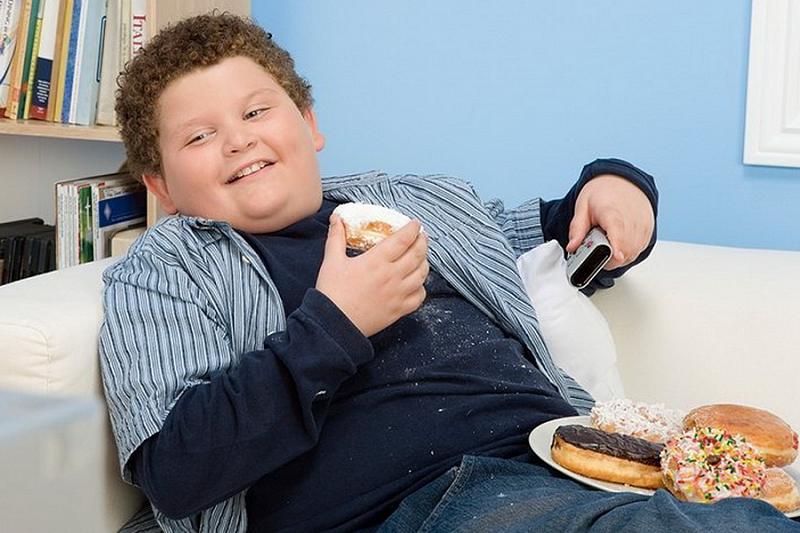 Семеро из десяти детей в России страдают ожирением