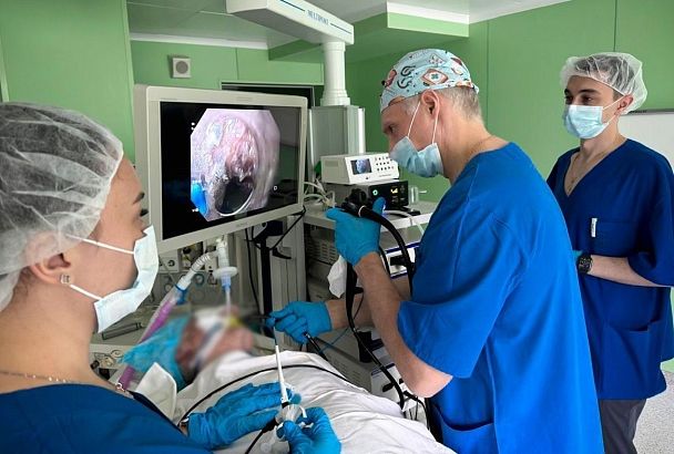 Сложную операцию по удалению четырехсантиметровой опухоли пищевода провели врачи-эндоскописты в Краснодаре