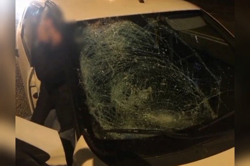 Травмы головы, позвоночника, рук: пьяный пешеход попал под колеса машины в Краснодарском крае