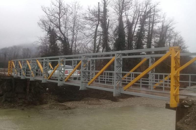 В Туапсинском районе завершили ремонт поврежденного во время наводнения моста