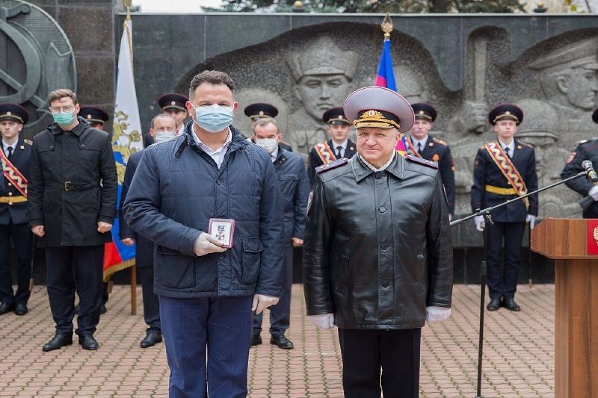 Председатель Общественного совета при полиции Краснодара награжден нагрудным знаком «За содействие МВД» 