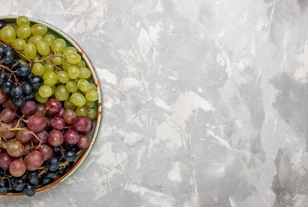 Не пара: с какими продуктами опасно сочетать виноград