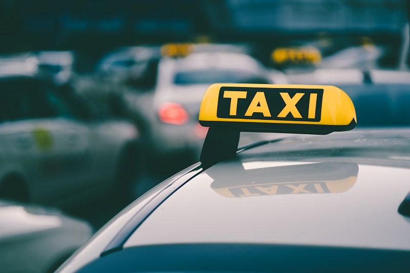 В Краснодаре таксистка ограбила пассажирку за отказ оплачивать поездку