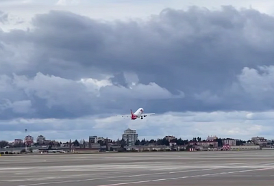 Все уходившие на запасные аэродромы самолеты вылетели в Сочи: шесть из них уже совершили посадку