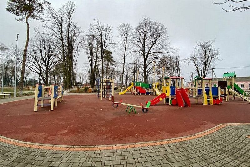 Центральный парк реконструировали в Динском районе по нацпроекту