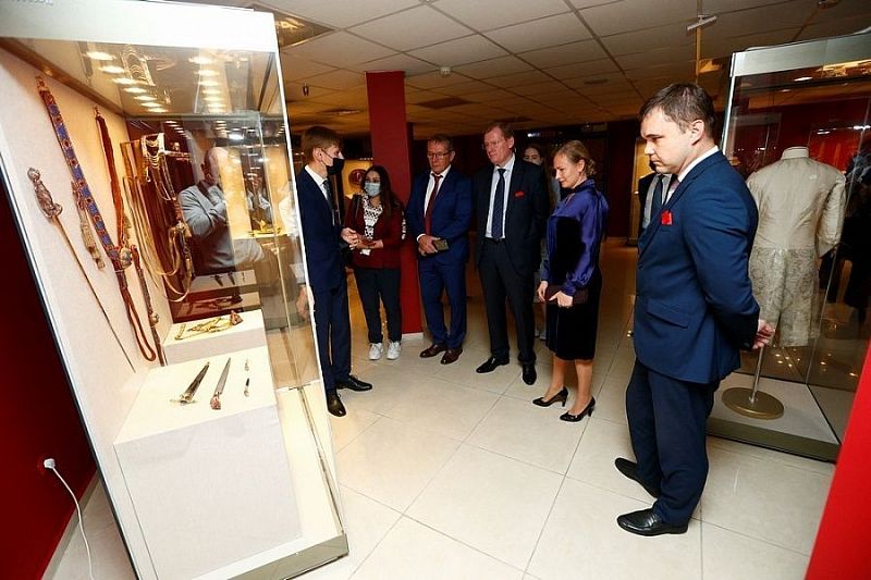 Выставка ювелирного искусства музеев Московского Кремля открылась в Краснодаре 
