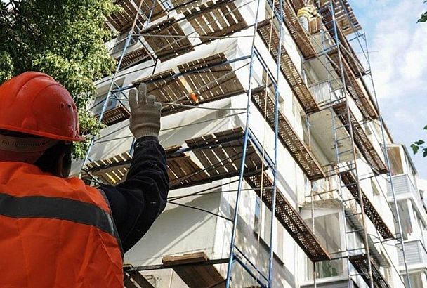 С начала года в Краснодарском крае капитально отремонтировали 425 многоэтажек