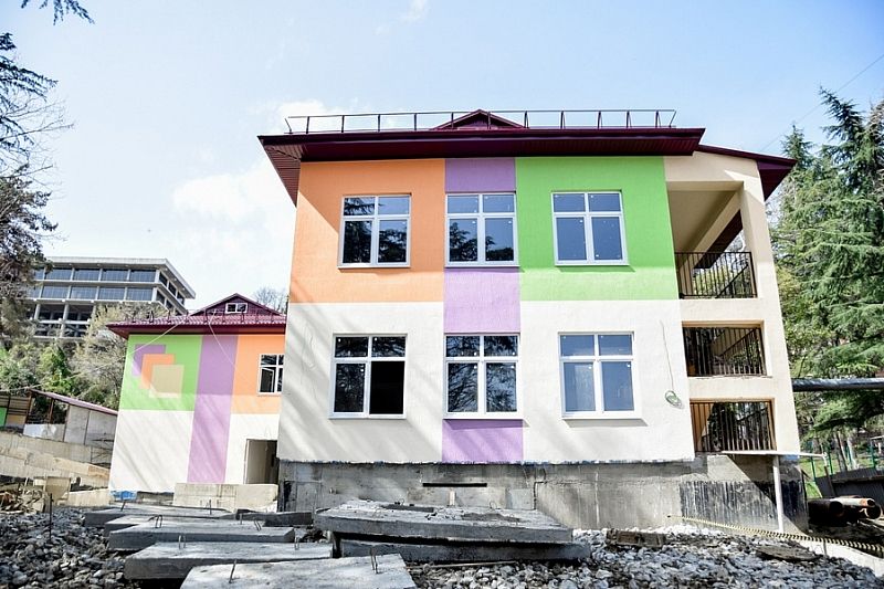 Новый блок детского сада №105 в Сочи уже готов на 88%