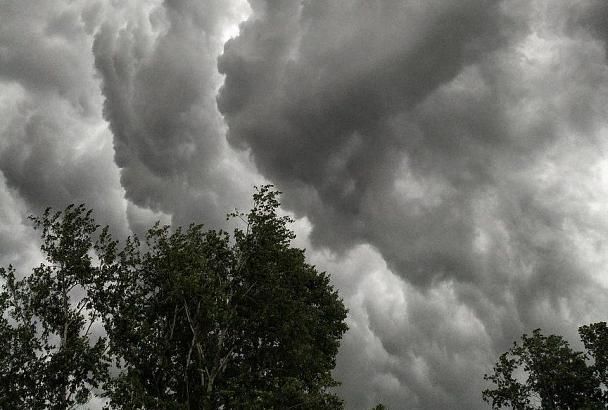 Синоптики предупредили о ливнях с градом и шквалистым ветром в Краснодарском крае