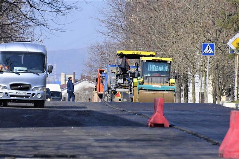 В Новороссийске по нацпроекту «Безопасные качественные дороги» ремонтируют 14 улиц