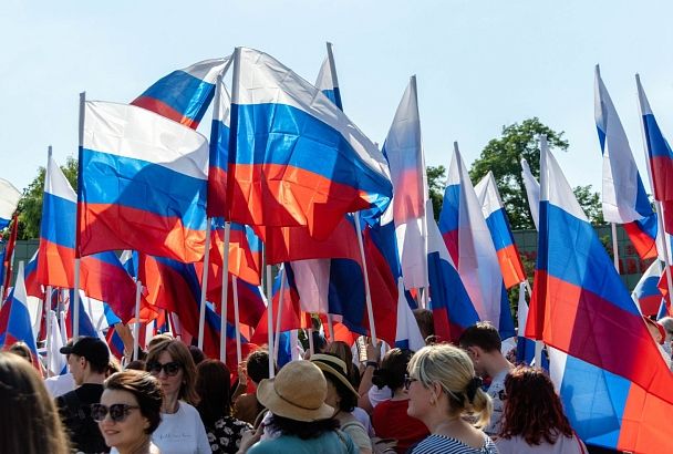 В Краснодаре состоялся митинг в поддержку Вооруженных сил России и решений президента Владимир Путина