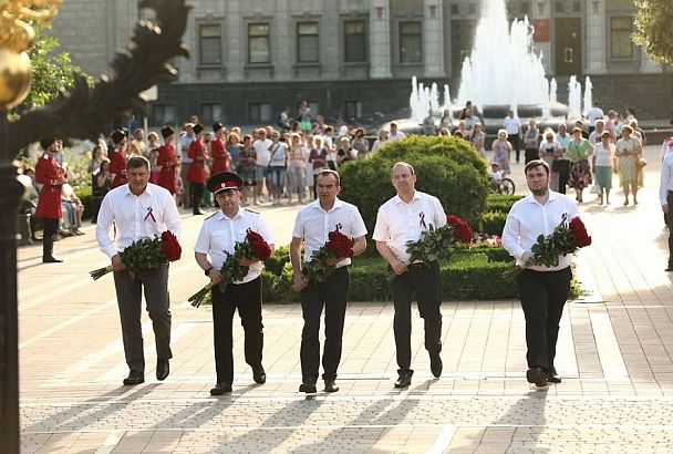 Вениамин Кондратьев возложил цветы к памятнику императрице Екатерине II в Краснодаре