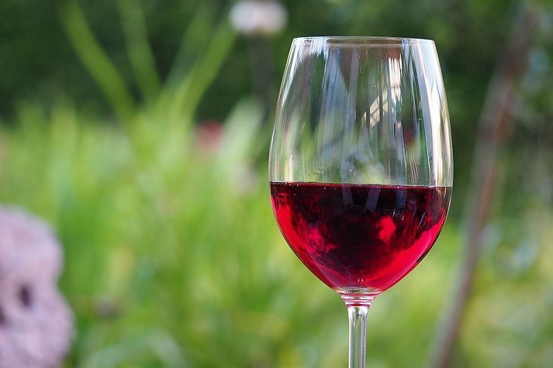 Ученые выяснили, что красное вино способствует снижению депрессии и тревожности