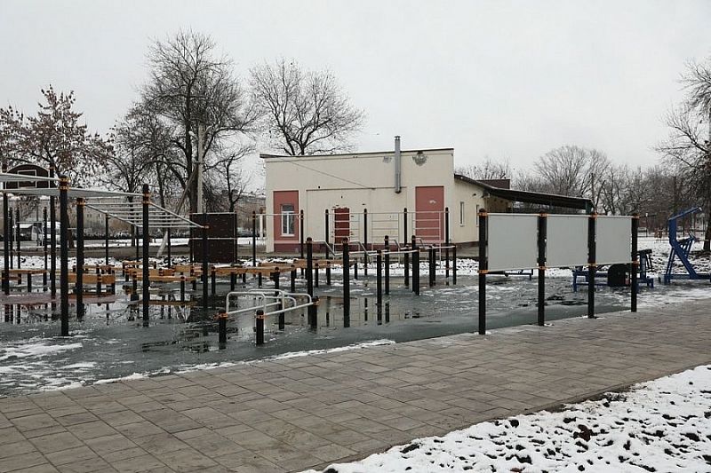 Губернатор Кубани Вениамин Кондратьев осмотрел реконструированный парк в Славянске-на-Кубани